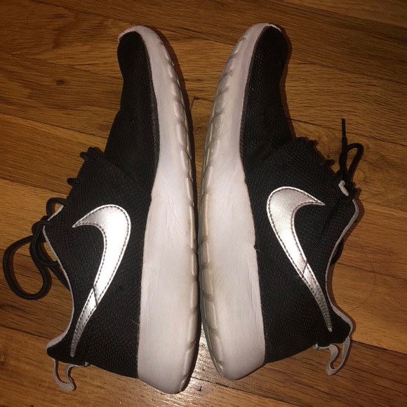 BLACK & WHITE ROSHES - Picture 5 of 6